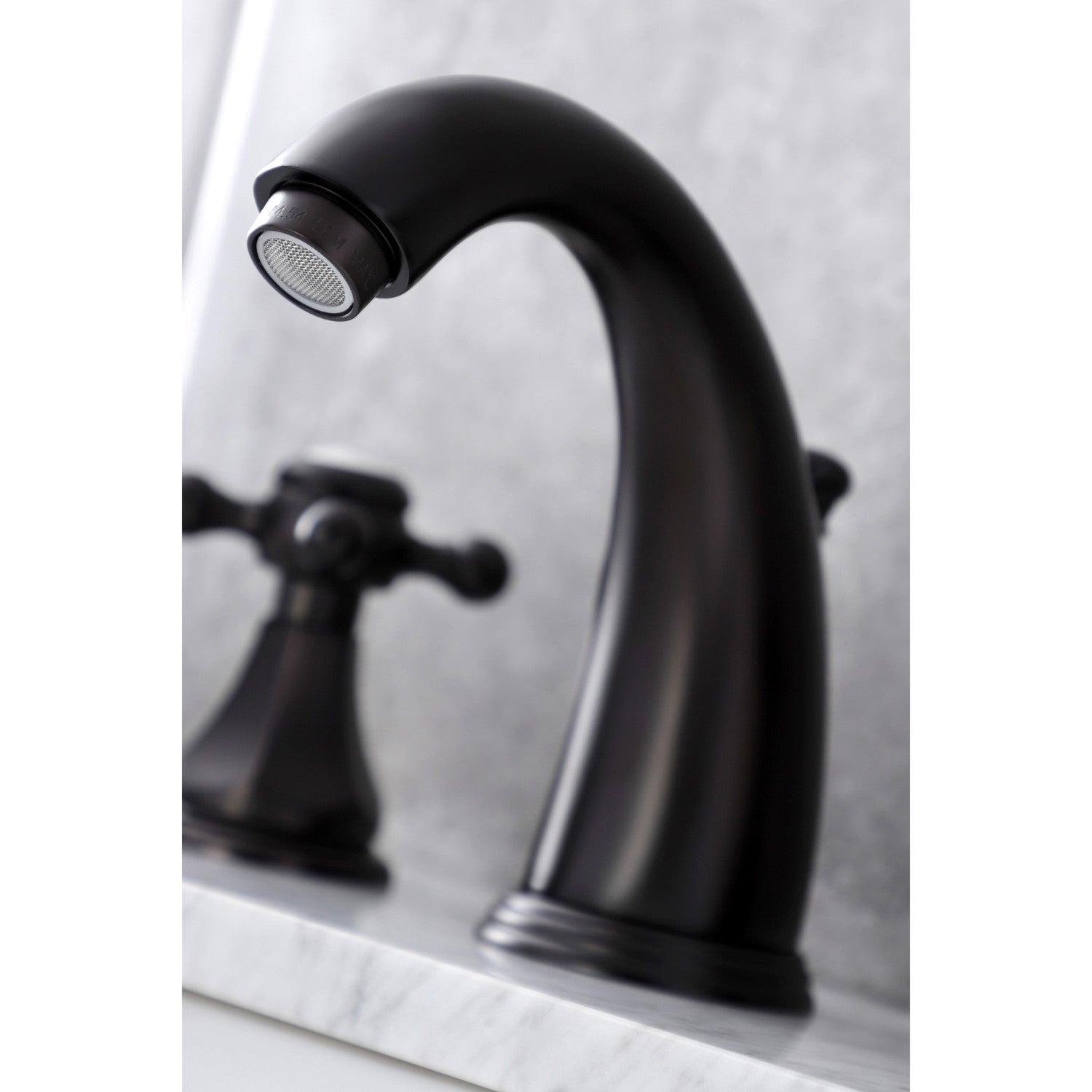 Kingston Tulare KB4985BX - Metropolitan Two-Handle 3-Hole Deck Mount Widespread Bathroom Faucet with Pop-Up Drain, Oil Rubbed Bronze — thumbnail 3